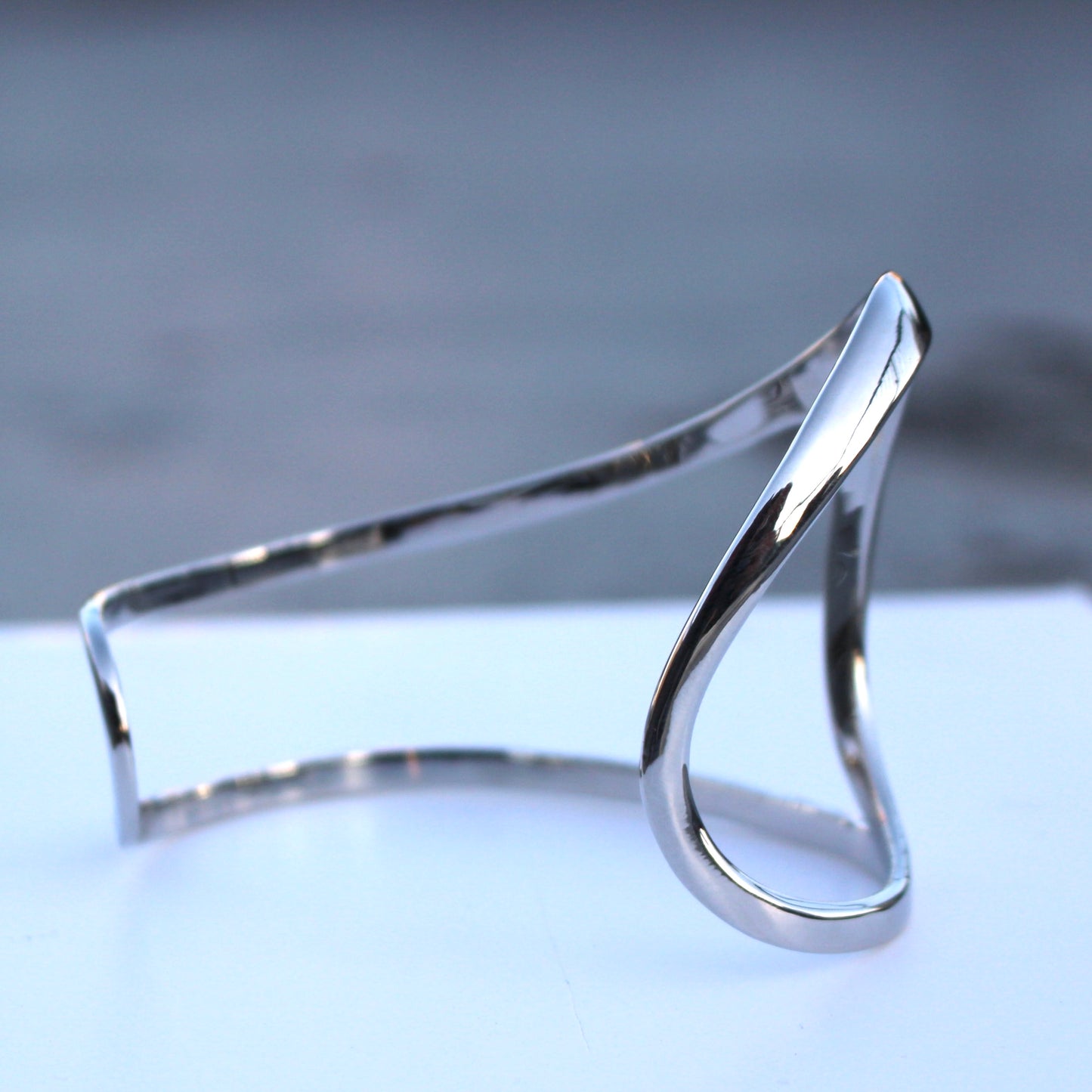 Lattice palm cuff