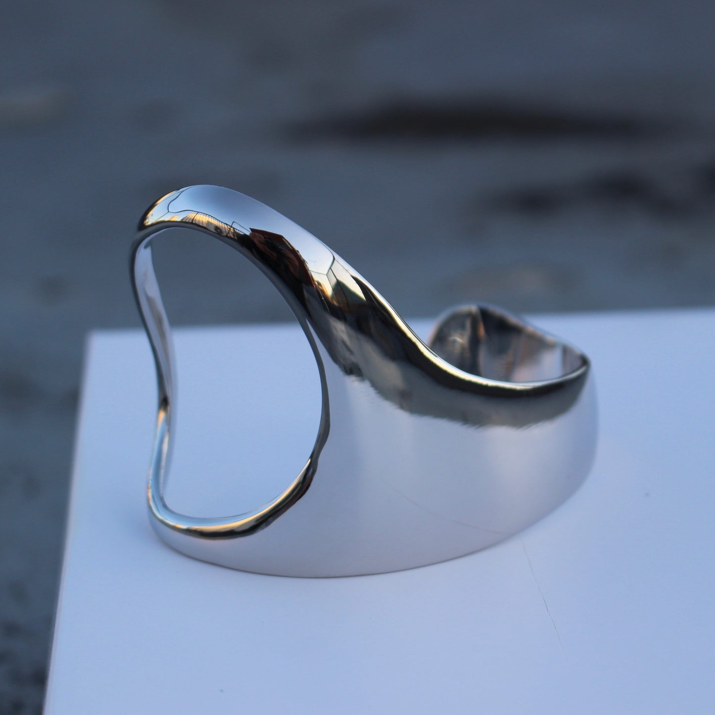 Armored palm cuff