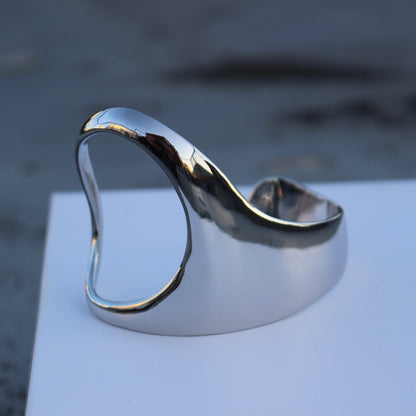 Armored palm cuff