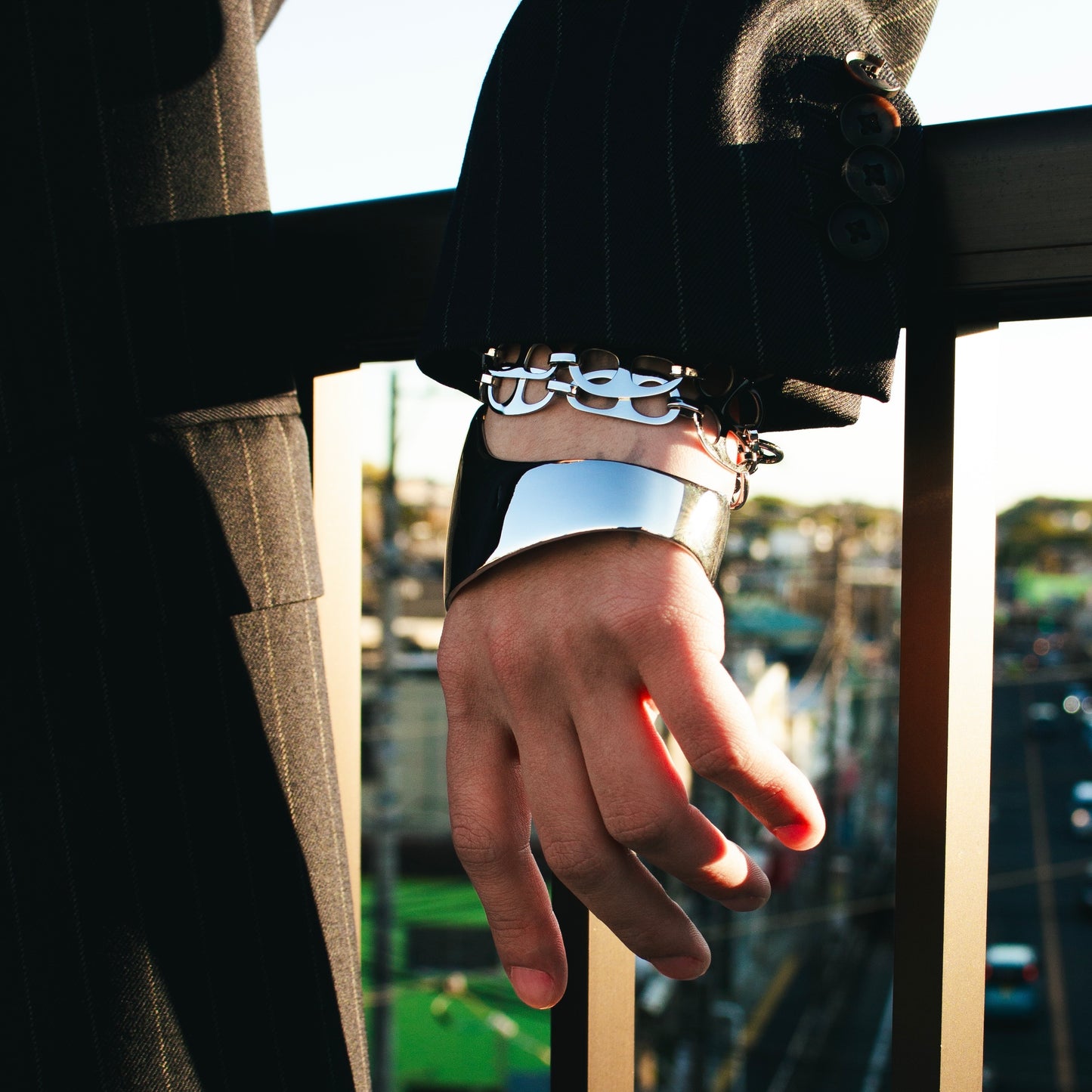 Armored palm cuff