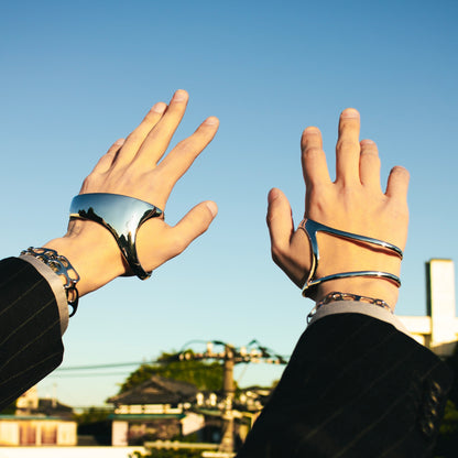 Armored palm cuff
